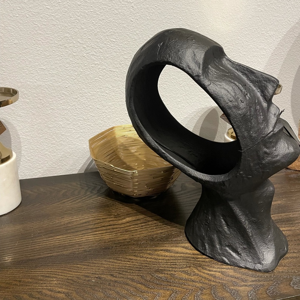 Hollow head sculpture